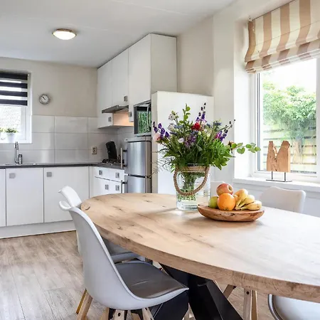 3 Bedroom Lovely In 펜션