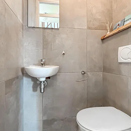3 Bedroom Lovely In 노르트베이크